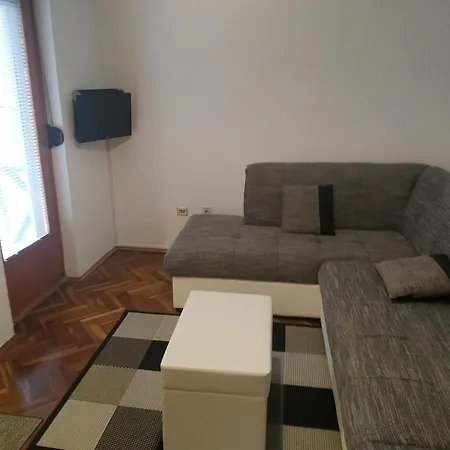 Zubac Apartment